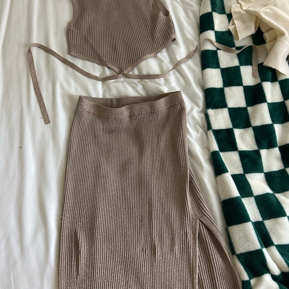 Devon Windsor top and skirt set in dusty rose - Picture 6 of 6